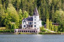 Bilder vom Grundlsee in Oberösterreich - Hübsch anzusehen ist die Villa Castiglioni. • © alpintreff.de - Christian Schön