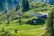 Bergstation der Sesselbahn Lärchfilzen im Sommer • © skiwelt.de / christian schön