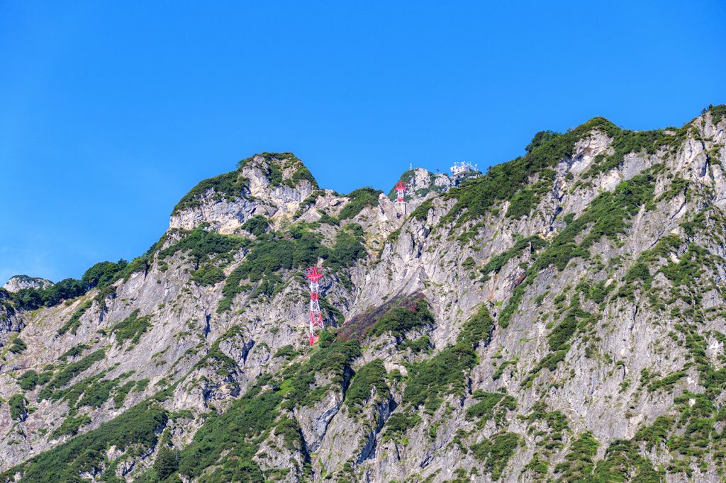 Oben angekommen - In der Bergstation gibt es ein Restaurant und nebendran liegt die Hochalm Untersberg.  - © alpintreff.de - Christian Schön