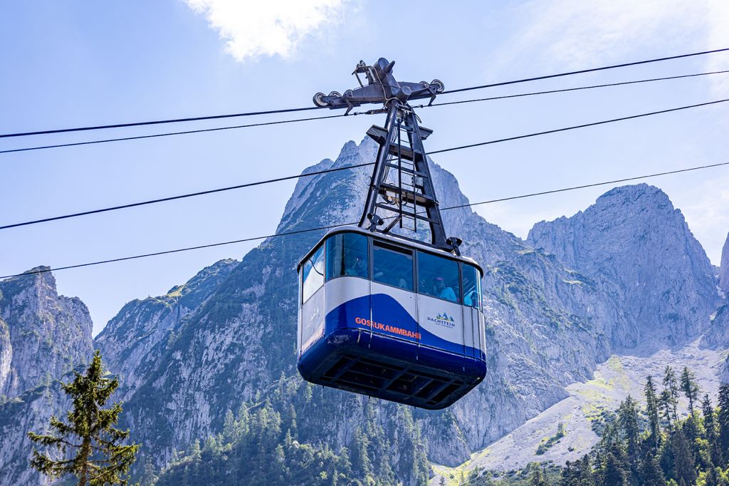 Bilder der Gosaukammbahn - Die Gosaukammbahn ist noch eine weitgehend original erhaltene Pendelbahn von Voest-Alpine. Sie wurde im Jahr 1968 gebaut und ist heute nurmehr in der Sommersaison in Betrieb. - © alpintreff.de - Christian Schön