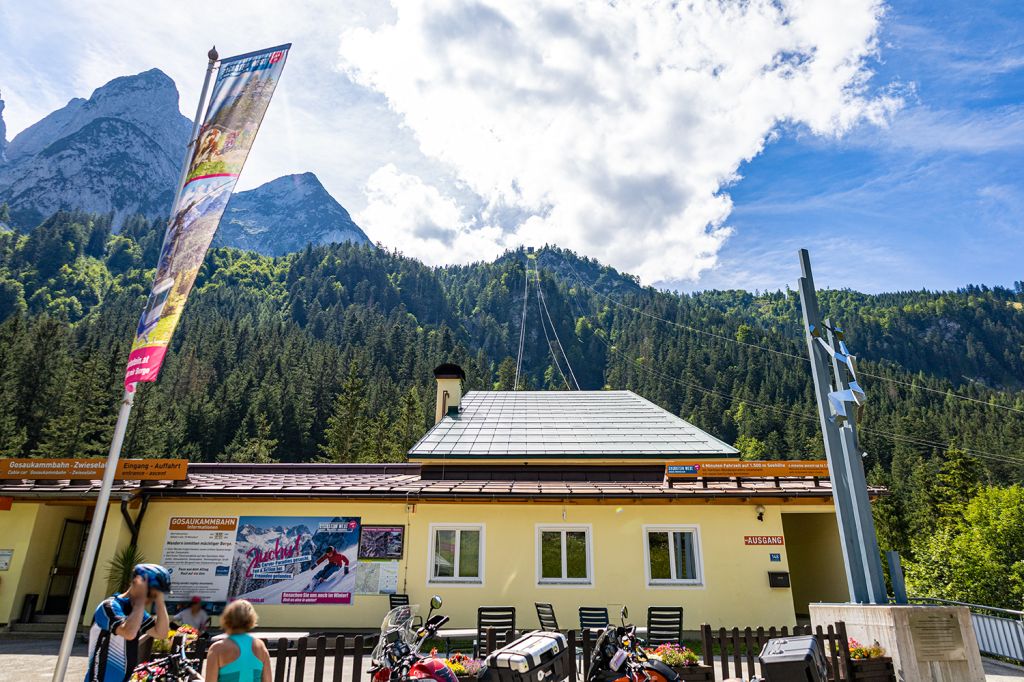 Streckenlänge Gosaukammbahn - Die Streckenlänge der Gosaukammbahn beträgt 1.105 Meter. Dabei legst Du 547 Höhenmeter zurück. - © alpintreff.de - Christian Schön