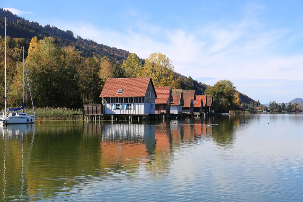 Einmal parken bitte - Die Bootshäuser am Großen Alpsee. - © Alpsee Immenstadt Tourismus