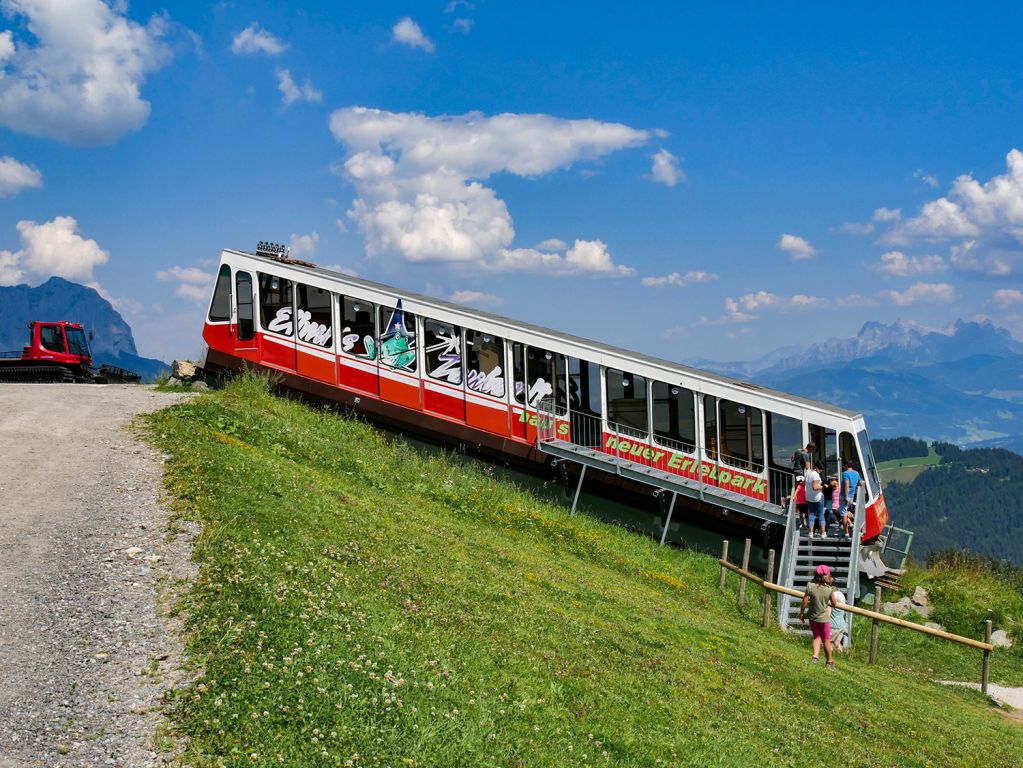 Alte Hartkaiserbahn - Der Wagen der alten Hartkaiser-Standseilbahn steht übrigens als Museumsobjekt am Hartkaiser. - © alpintreff.de / christian schön