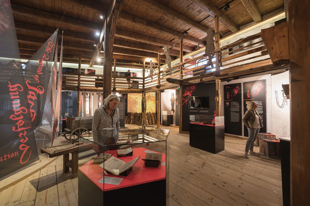 Hexen im Fokus - In der Burg gibt es eine sehenswerte Ausstellung zum Thema Hexen. - © Salzburger Burgen und Schlösser