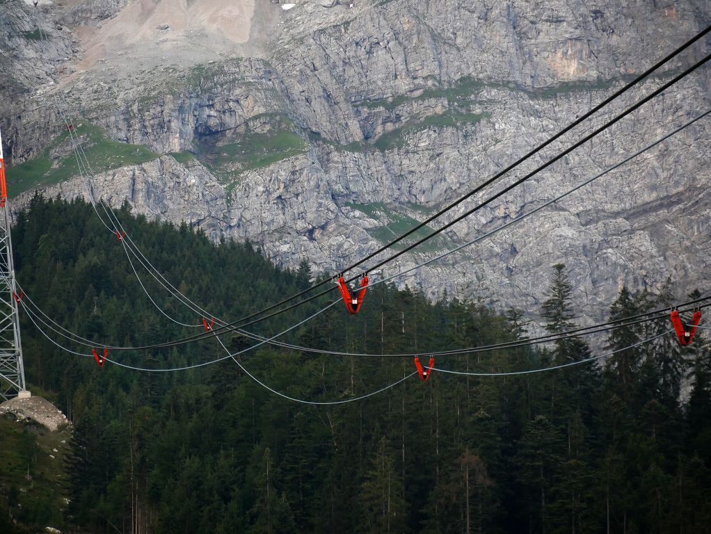 Bayerische Zugspitz-Seilbahn - Kontraste. - © alpintreff.de / christian Schön