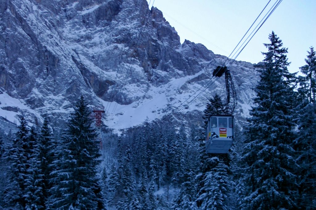 Eibsee-Seilbahn im Winter. - Noch ein paar Winterbilder der Eibsee-Seilbahn in Grainau - © alpintreff.de / christian schön