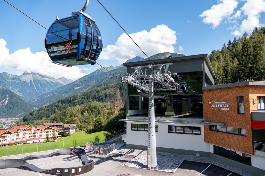 Finkenberg I - Die 10er Kabinenbahn Finkenberg I hat die 4er Finkenberger Almbahn I erstzt.  - © alpintreff.de / christian Schön