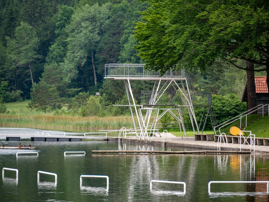 Freibad Obersee Füssen - Normalerweise ist da ja mehr los, aber wie auch beim Mittersee sind wir leider am Ruhetag vorbei. - © alpintreff.de / christian Schön