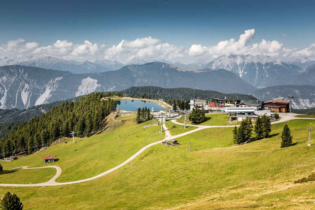 Widiversum - Hochoetz im Ötztal - Das Kinder-Bergparadies Widiversum liegt auf 2.020 Metern in Oetz beziehungsweise Hochoetz im Ötztal. Du kommt entweder zu Fuß hin oder nimmst die Acherkogelbahn.  - © Oetztal Tourismus, Rudi Wyhlidal