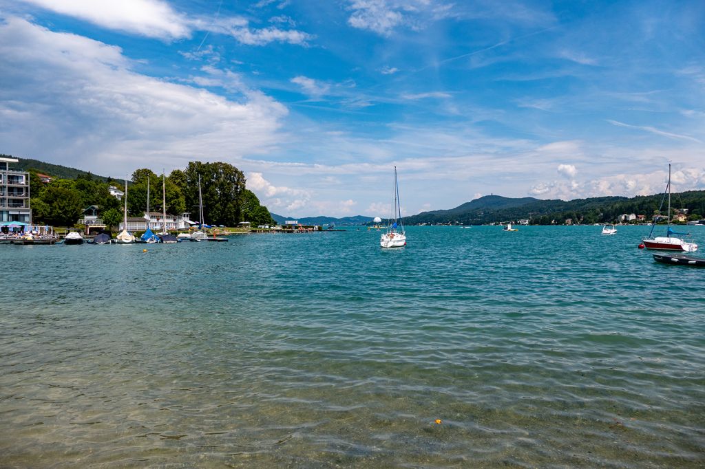 Der Wörthersee - Velden: Blick von der Promenade auf den See. - © alpintreff.de / christian Schön