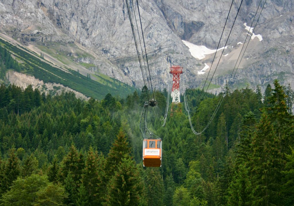 Eibsee-Seilbahn im Sommer - Und jetzt ein paar Sommerbilder der Eibsee-Seilbahn in Grainau - © alpintreff.de / christian schön