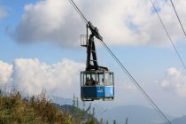 Die Hochalmbahn in Garmisch führt von der gleichnamigen Hochalm auf 1.705 Metern Höhe hinauf zum Osterfelder Kopf (2.050 Meter), der seinerseits durch die Alpspitzbahn perfekt erschlossen ist. • © alpintreff.de