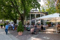 Nochmal zurück ins Zentrum von Garmisch. Mittlerweile eine Feste Institution ist auch das Kurpark-Cafe mitten in der Stadt und direkt am Eingang zum Michael-Ende Kurpark. • © alpintreff.de